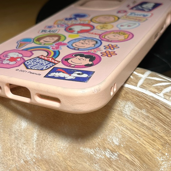 RhinoShield X Snoopy SolidSuit iPhone 13 Pink Case - Picture 8 of 15